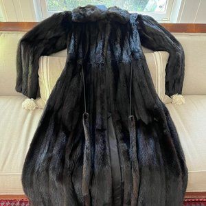 Diane Von Furstenberg (DVF) STUNNING Vintage Full-Length Black Mink Coat